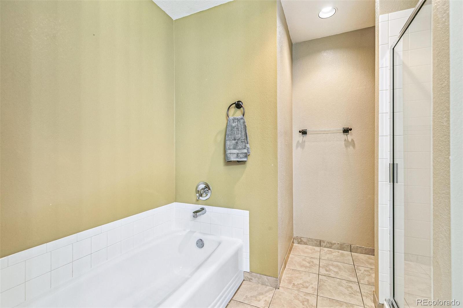 6598 Pinewood Drive Unit: 74