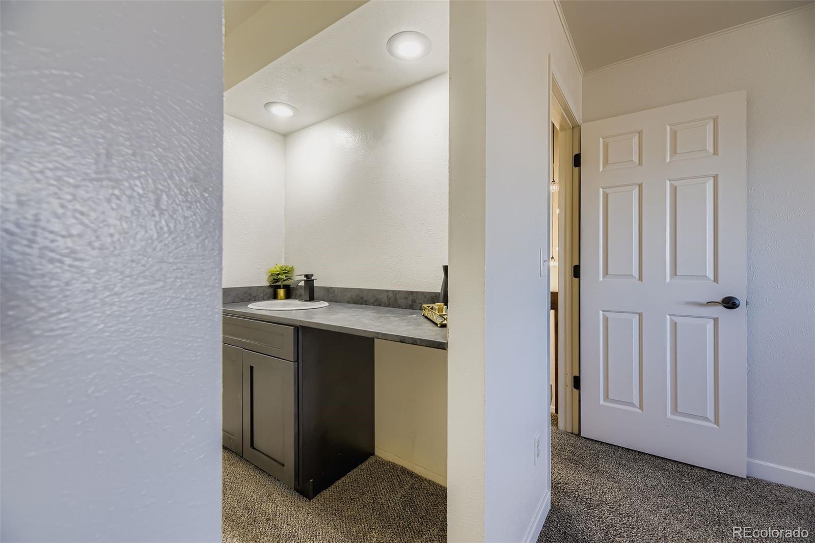 10806 W Evans Avenue Unit: 4