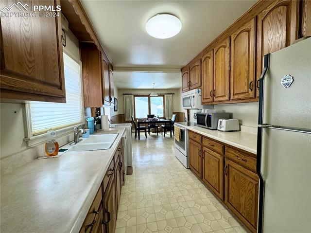 2510 N Corona Street