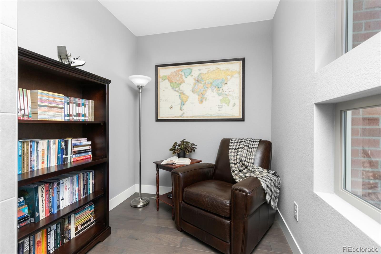 4656 W 50th Place