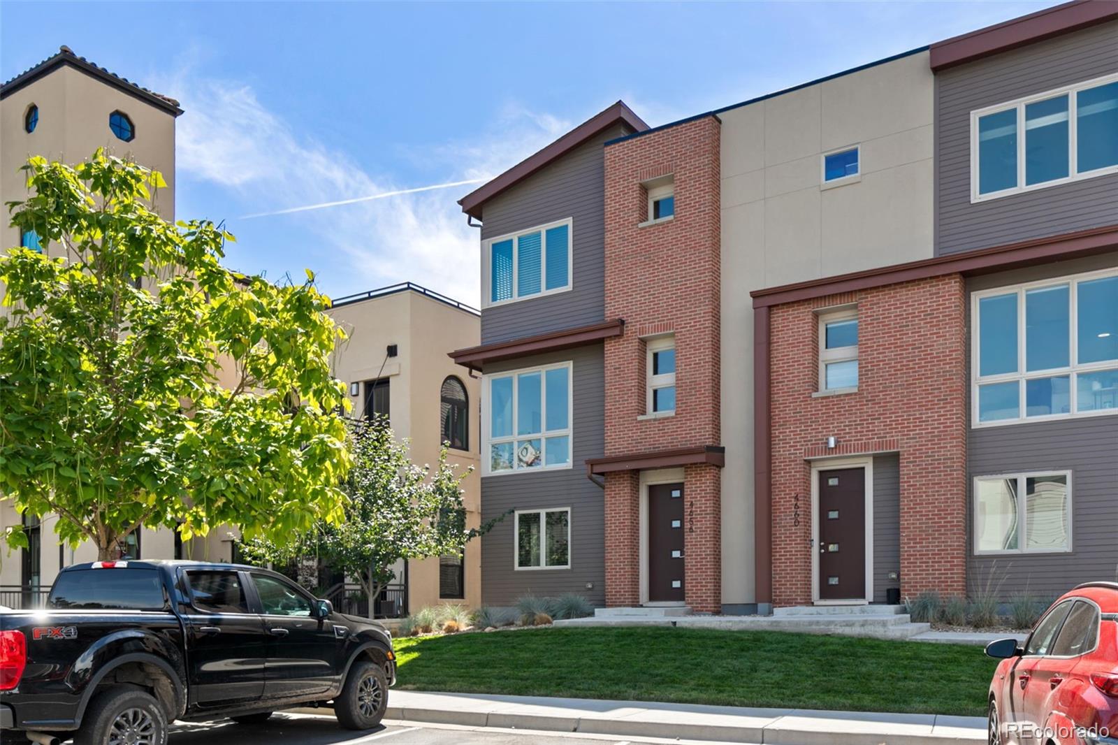 4656 W 50th Place