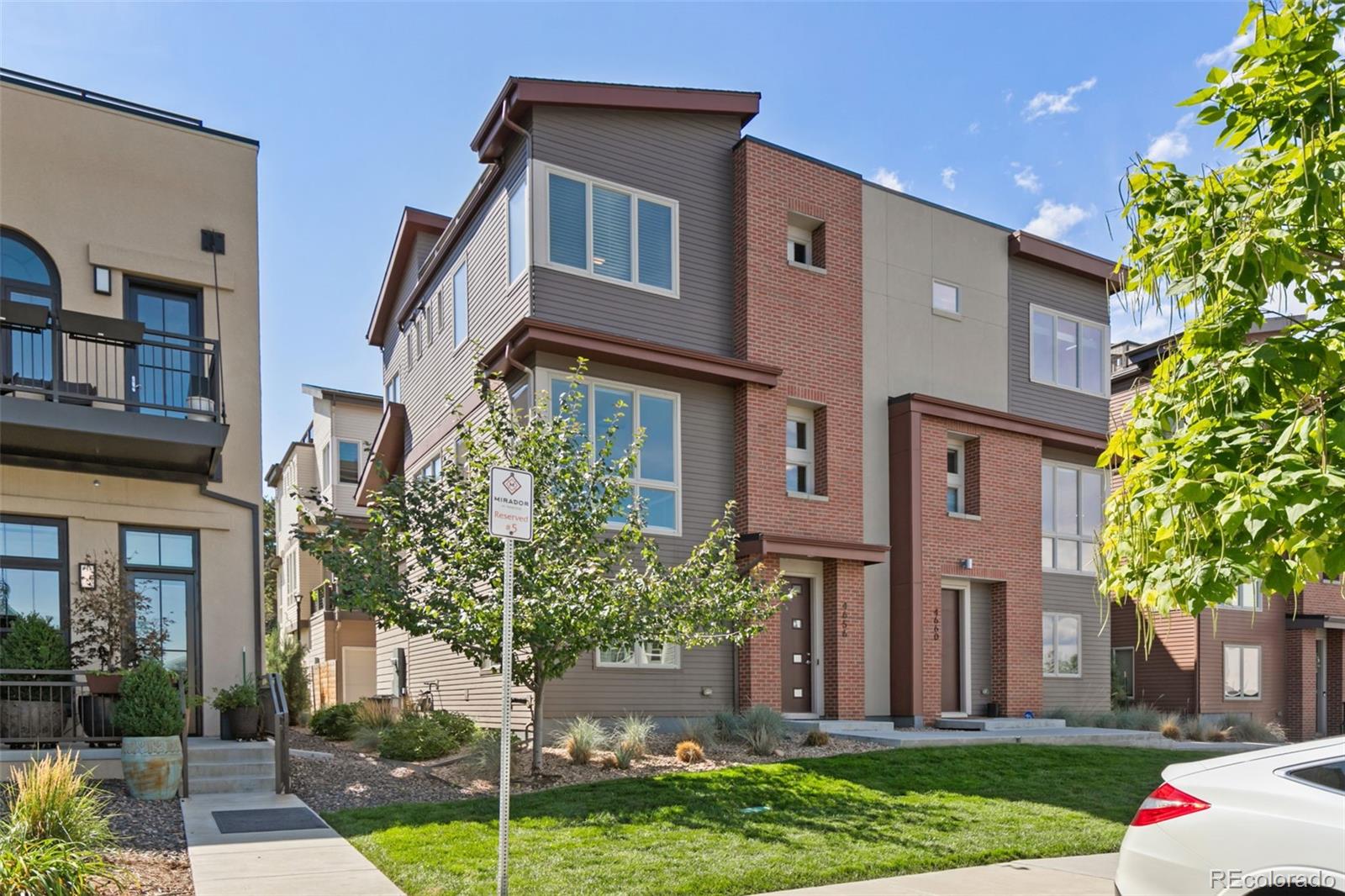 4656 W 50th Place