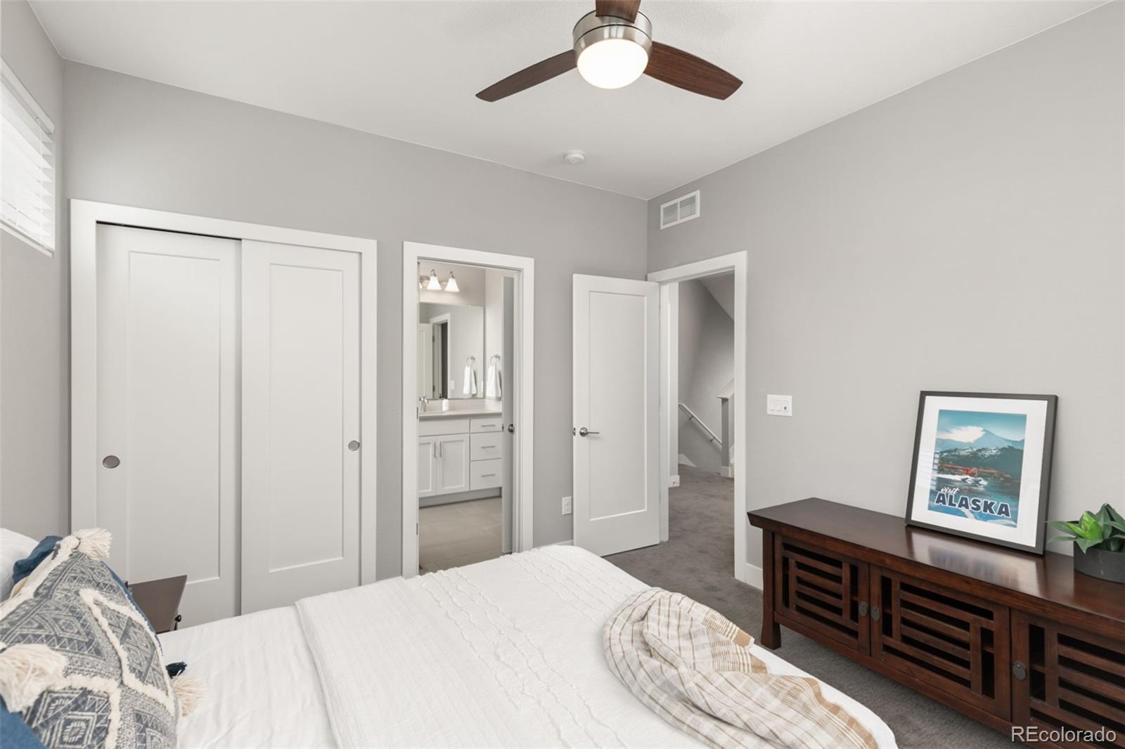 4656 W 50th Place