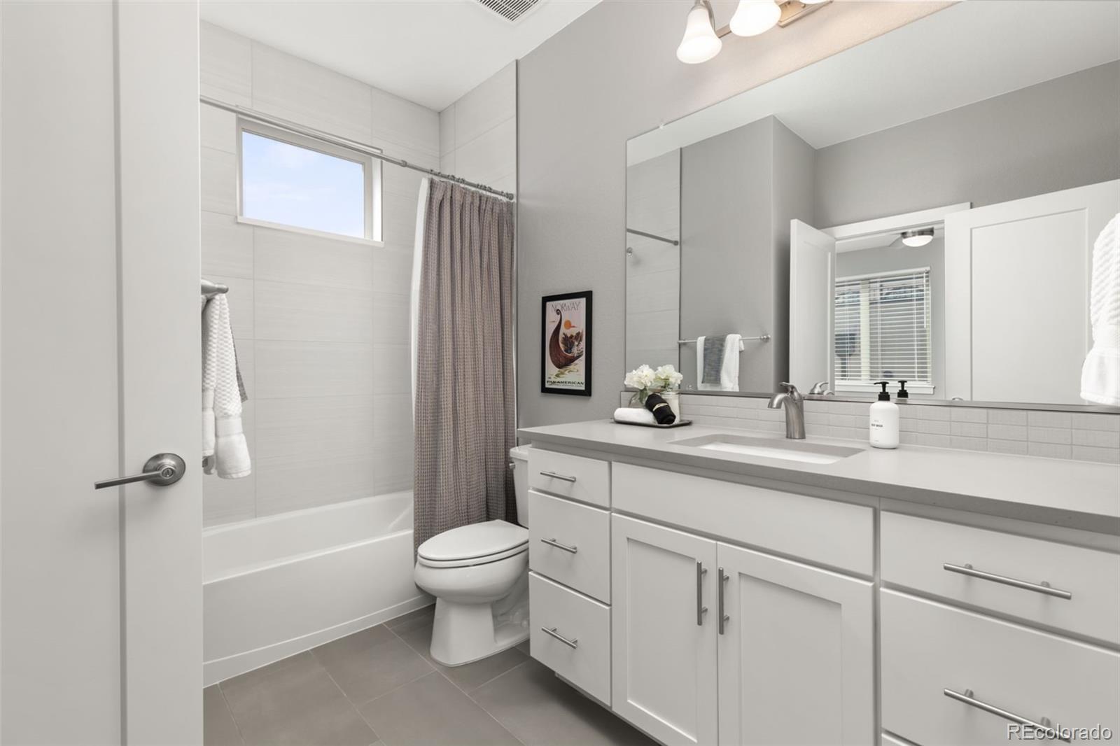 4656 W 50th Place