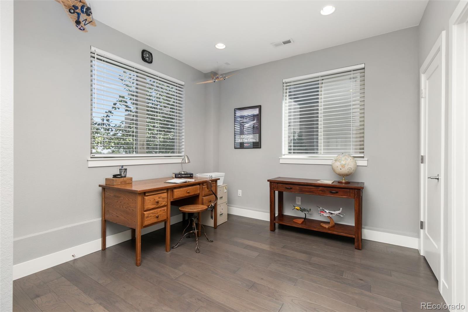 4656 W 50th Place