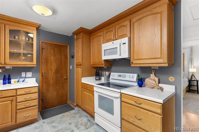 8677 Thunderbird Circle
