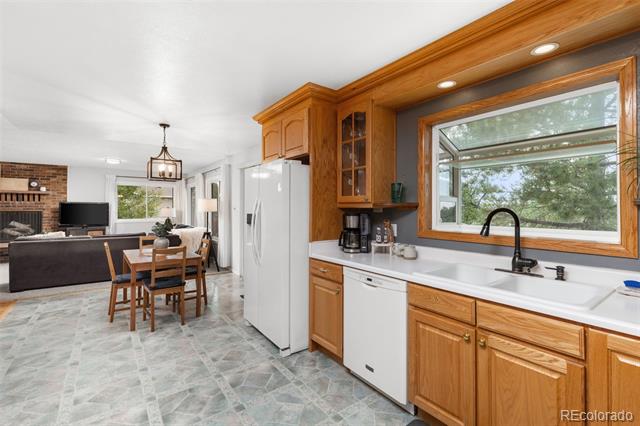 8677 Thunderbird Circle