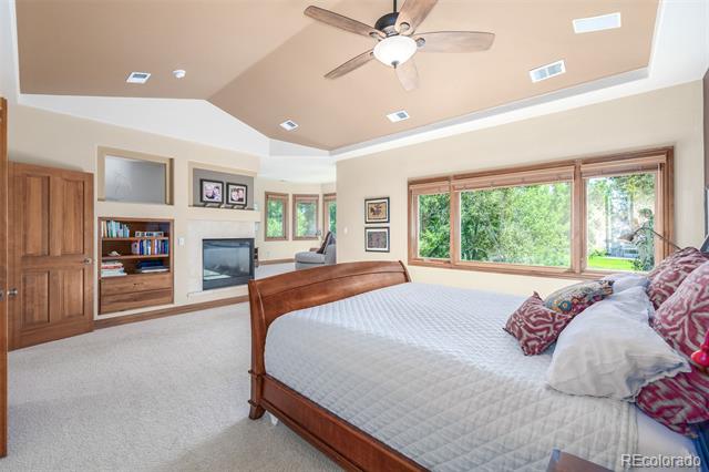6722 S Wolff Court