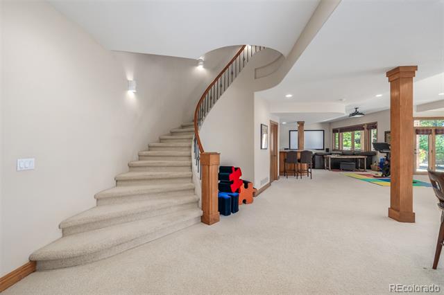 6722 S Wolff Court
