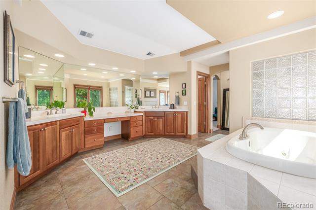 6722 S Wolff Court