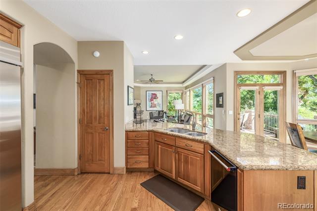 6722 S Wolff Court