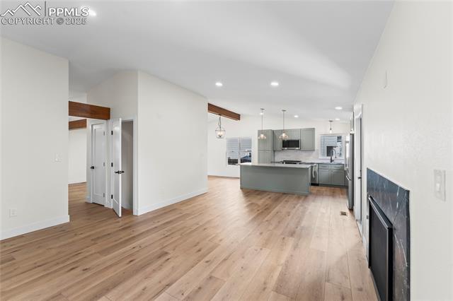 2560 Black Diamond Terrace