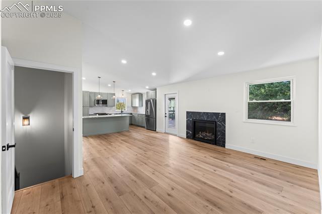 2560 Black Diamond Terrace