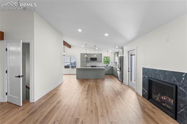 2560 Black Diamond Terrace