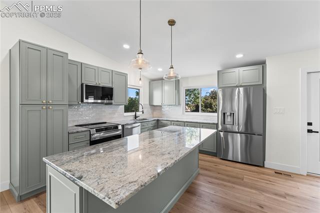 2560 Black Diamond Terrace