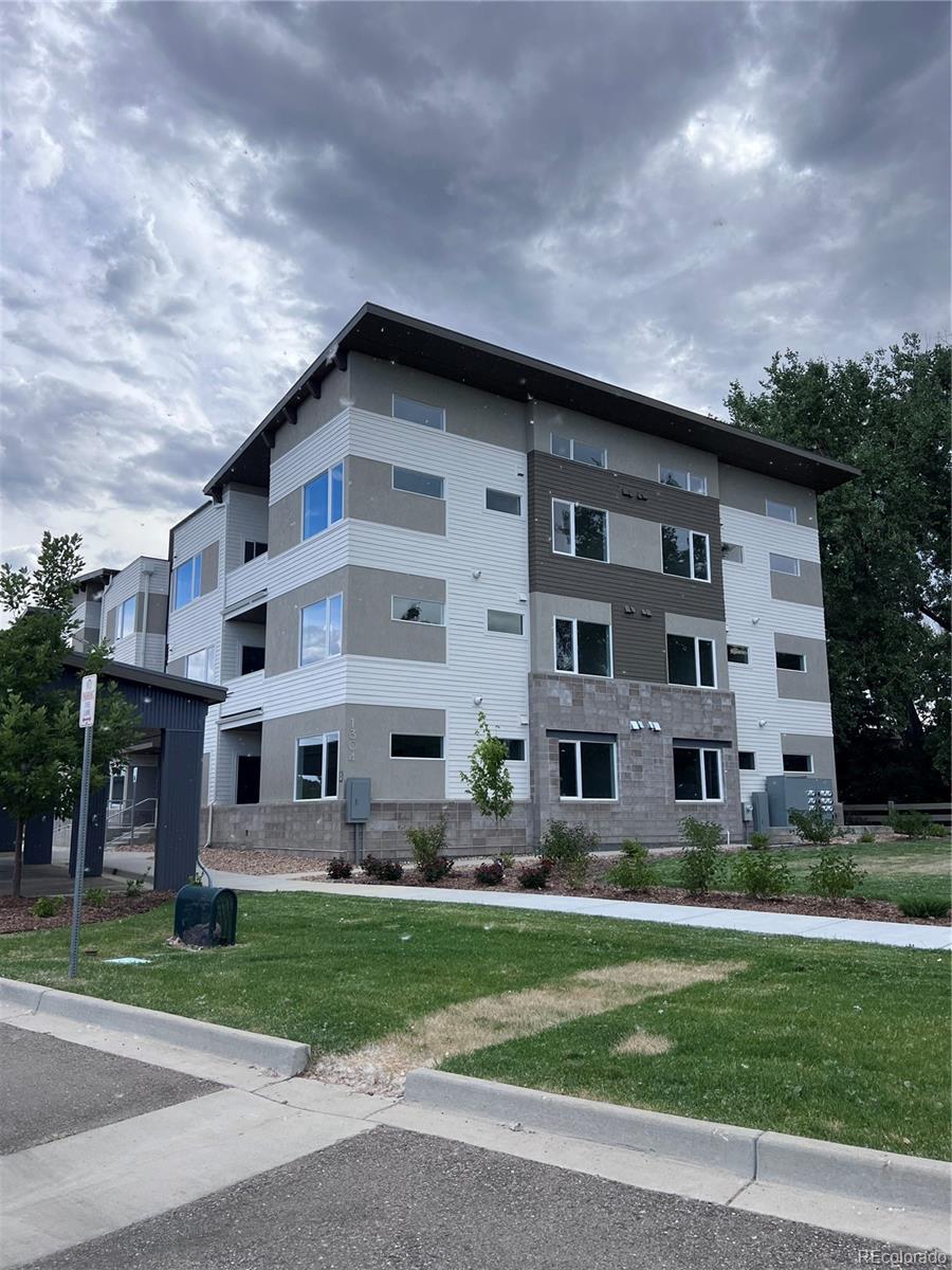 1304 SNOWBERRY Unit: 303
