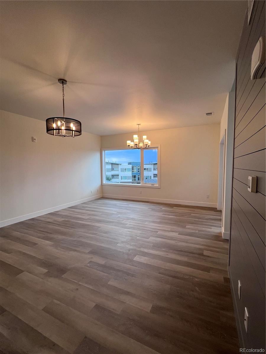 1304 SNOWBERRY Unit: 303