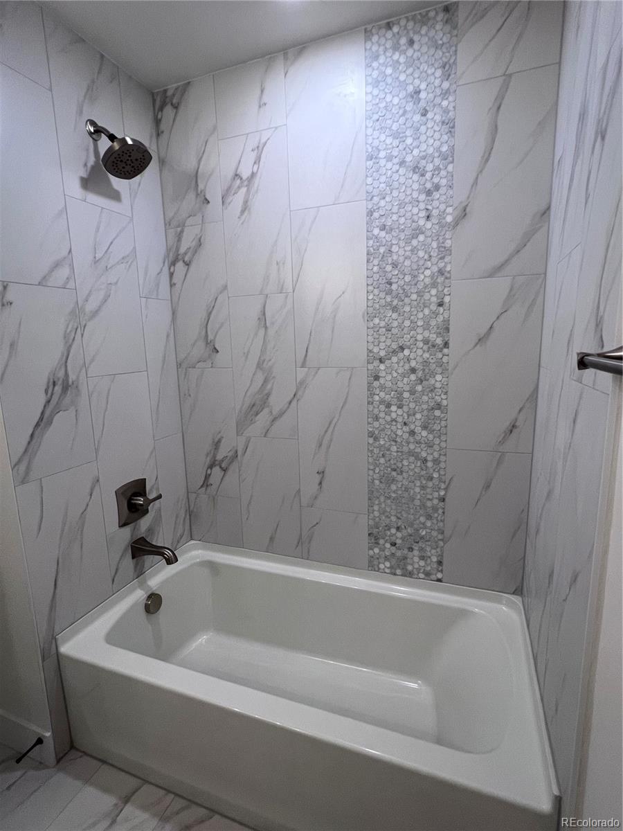 1304 SNOWBERRY Unit: 303