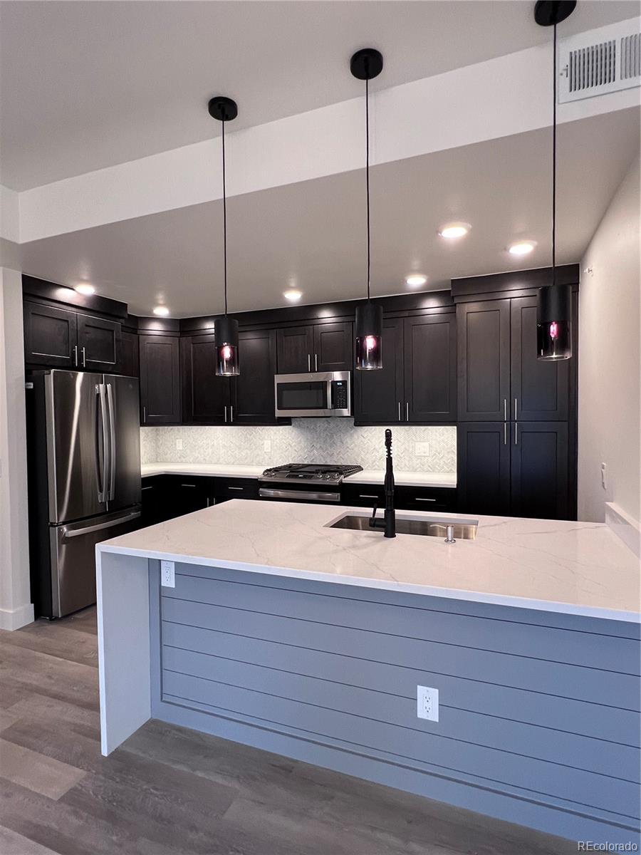 1304 SNOWBERRY Unit: 303