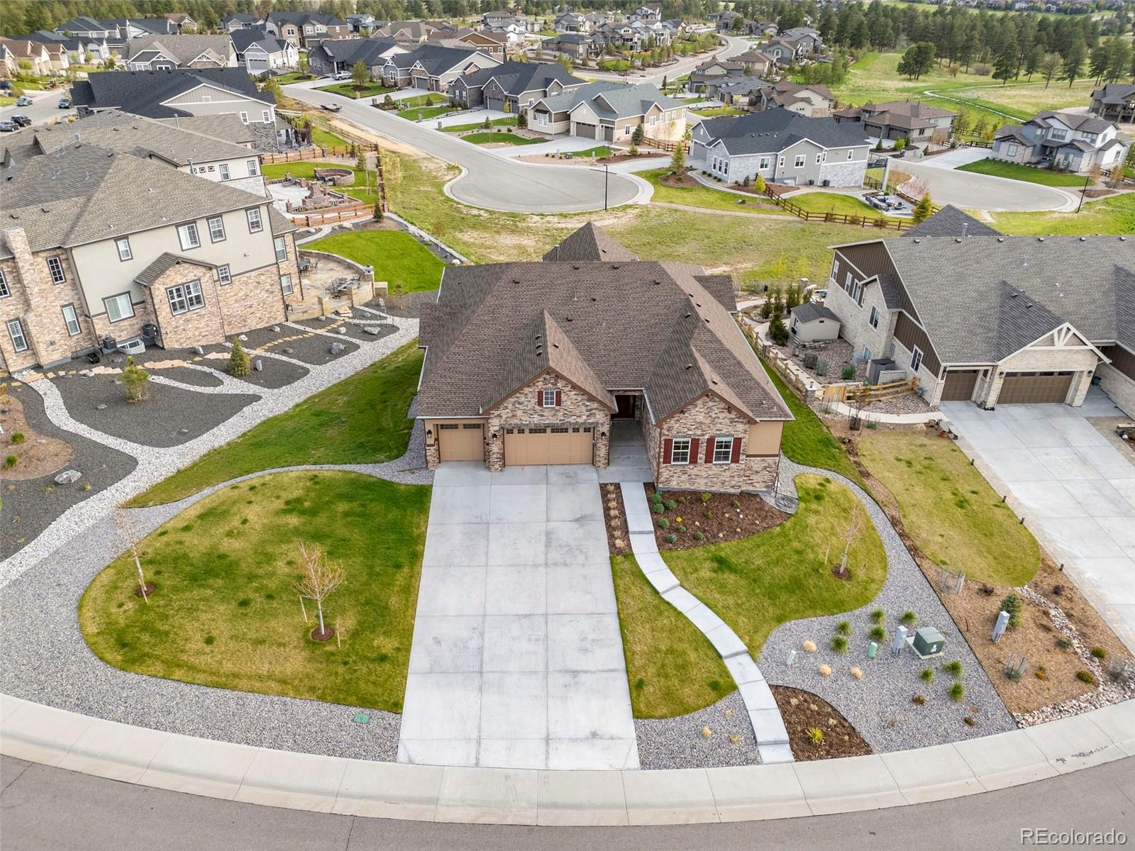5825 Heritage Oak Drive