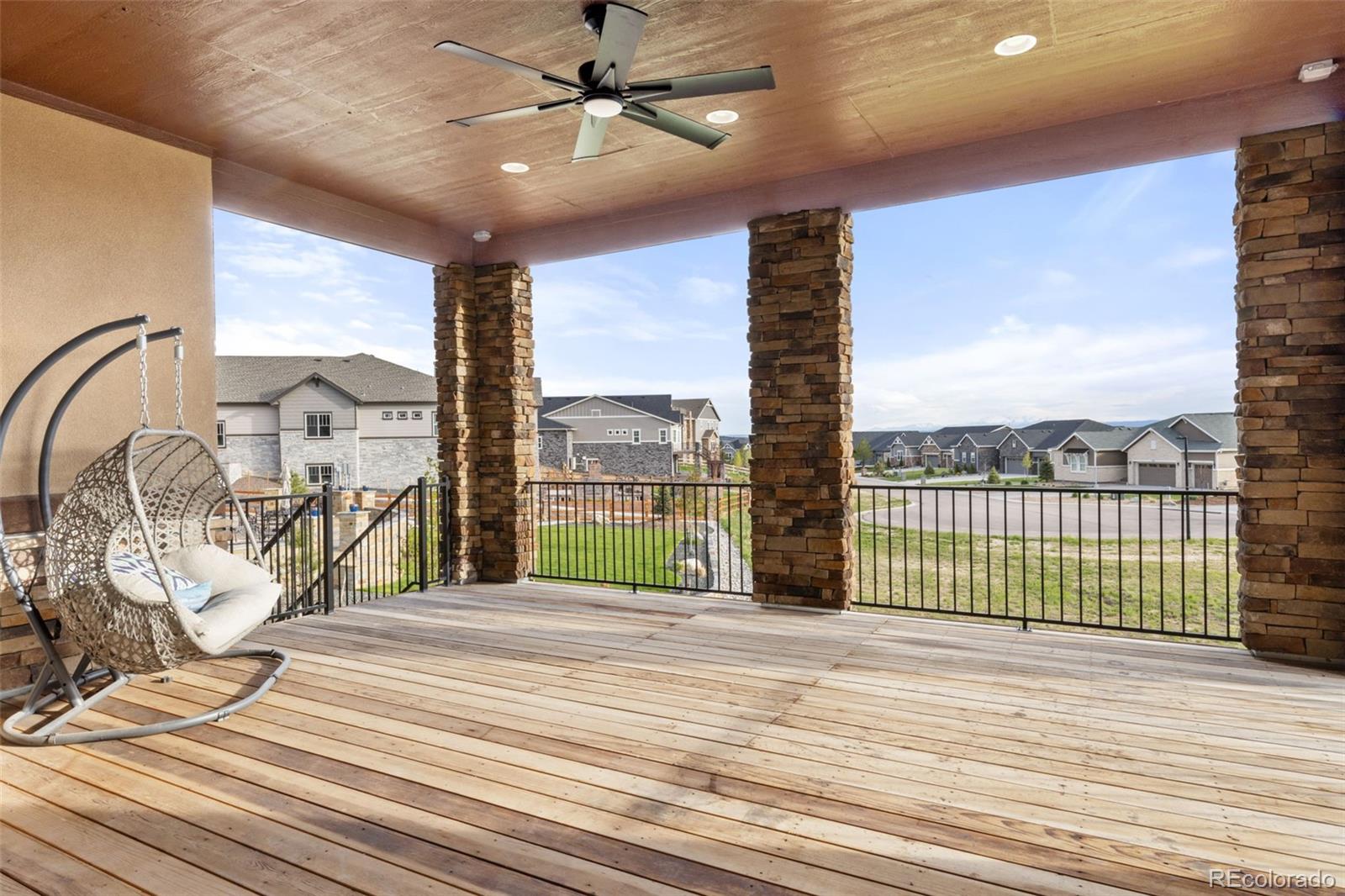 5825 Heritage Oak Drive