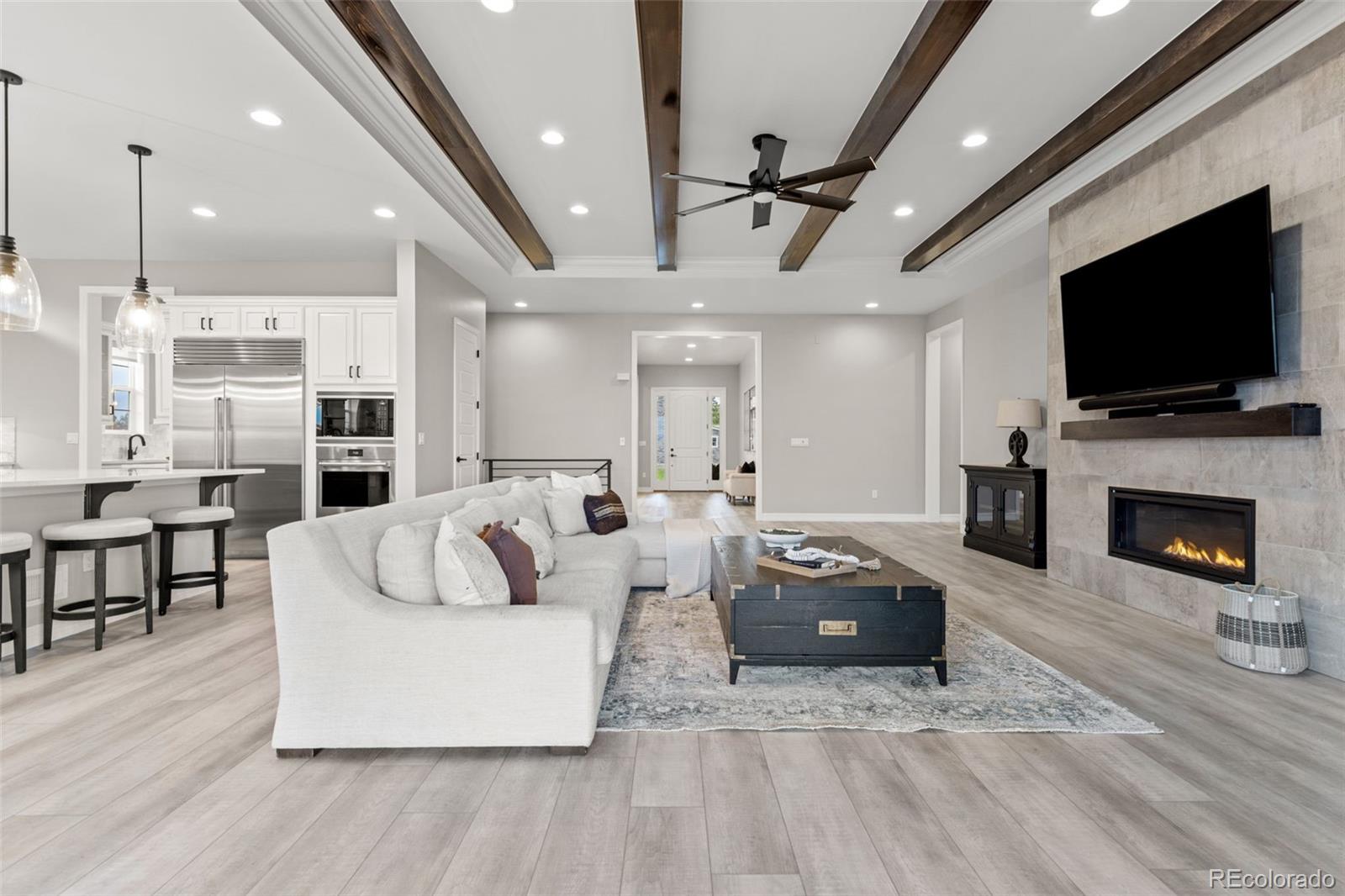 5825 Heritage Oak Drive