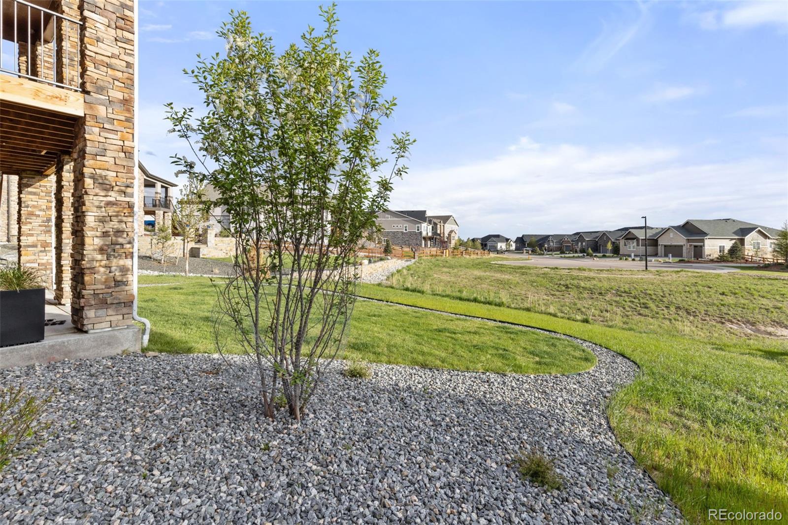 5825 Heritage Oak Drive