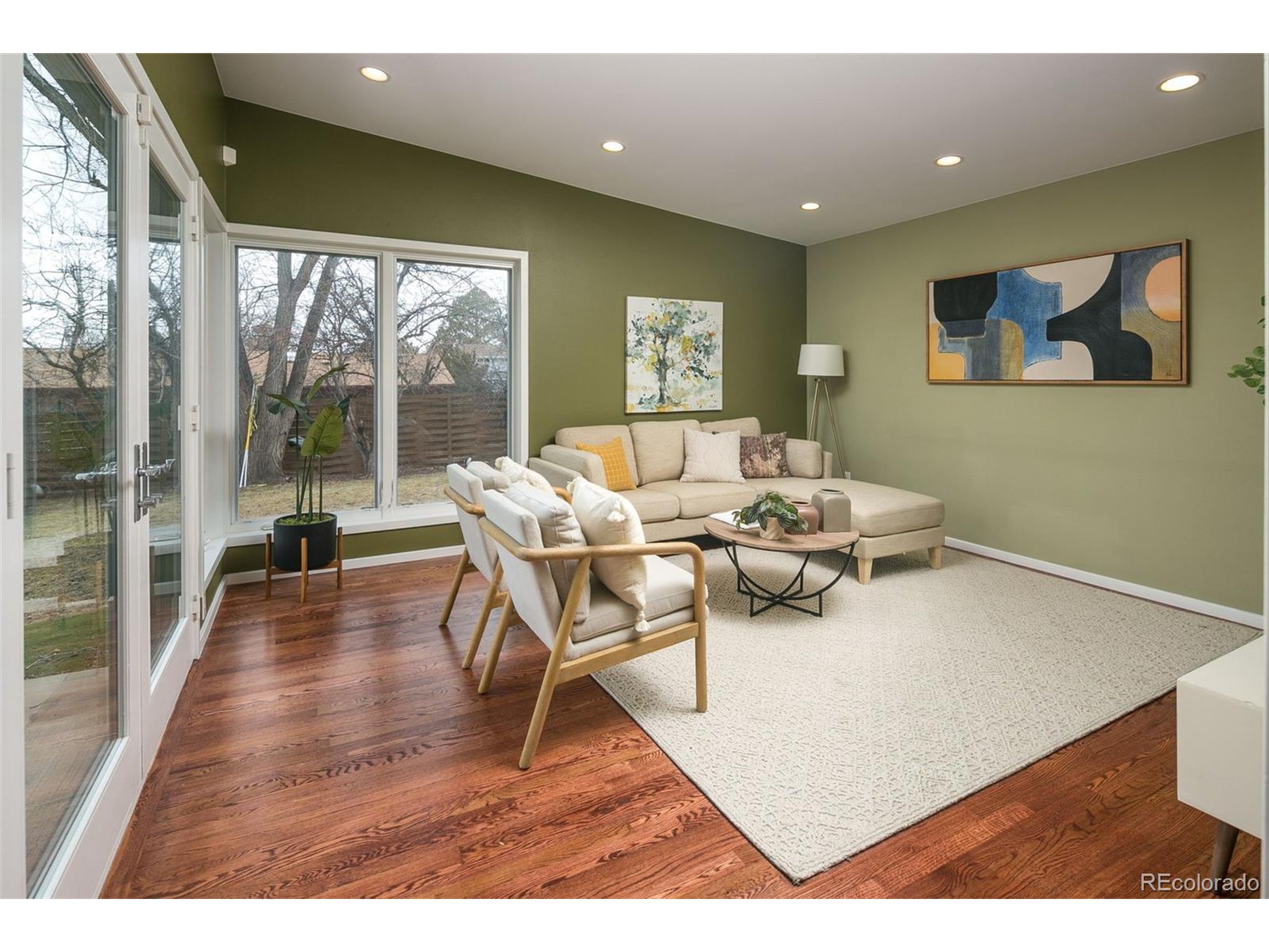1110 Edinboro Dr