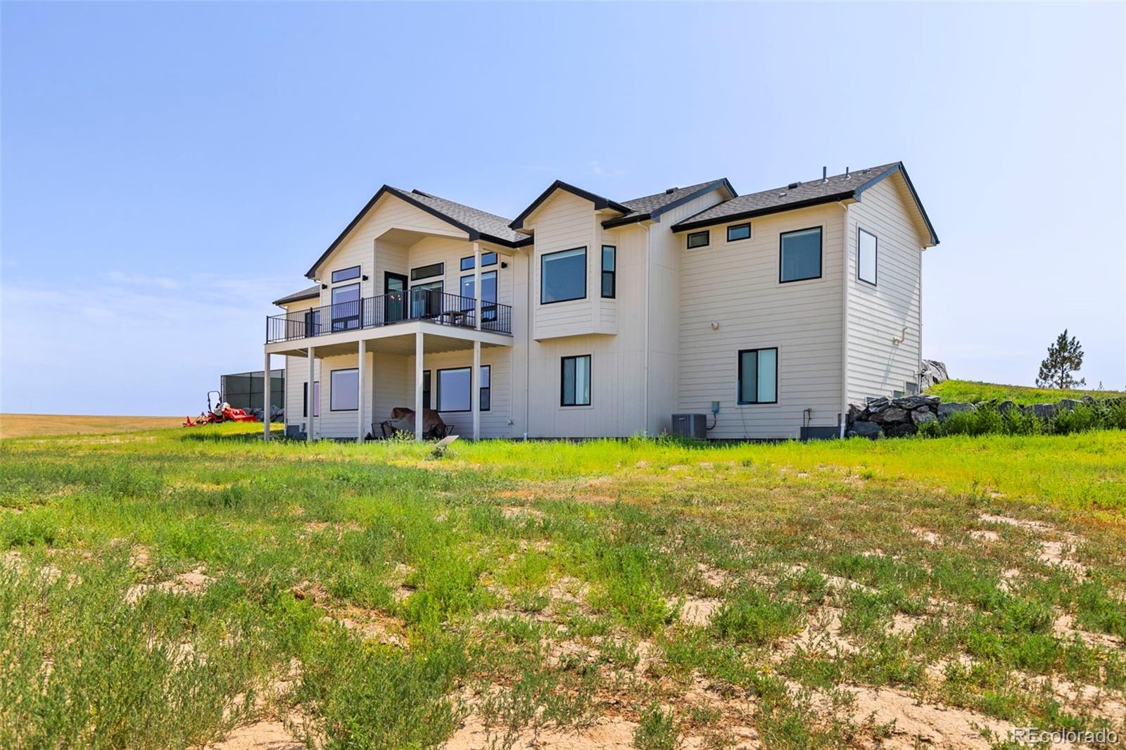 45877 Umber Shadow Street