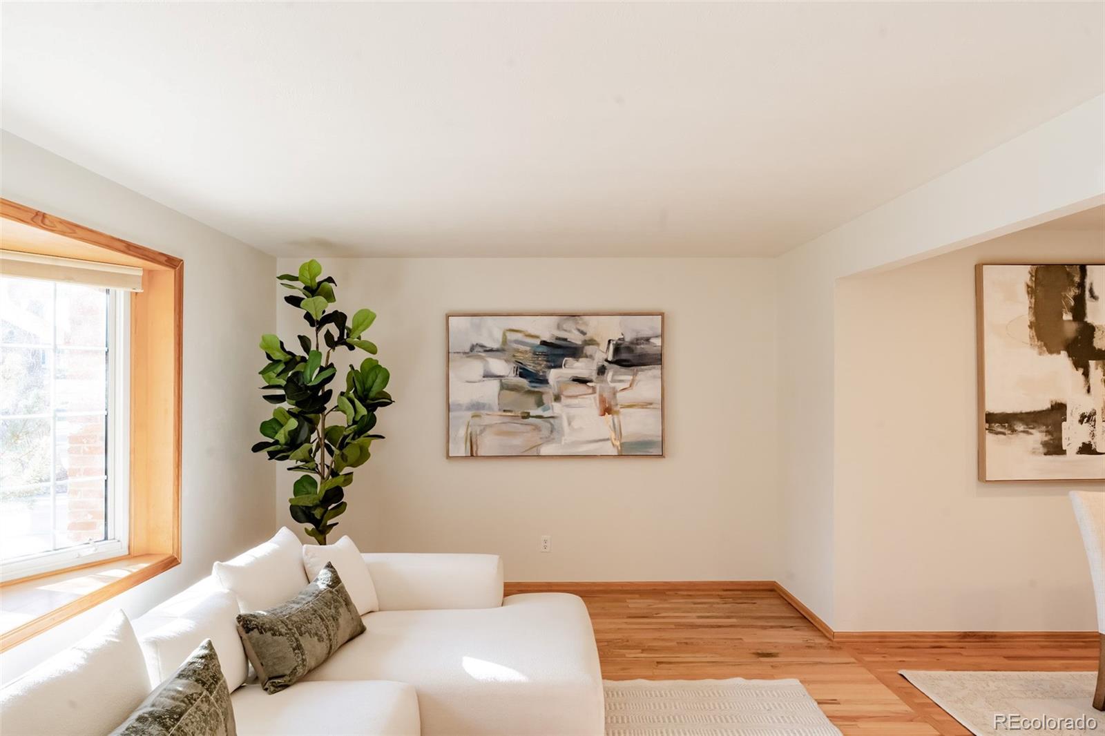 6439 W Roxbury Drive