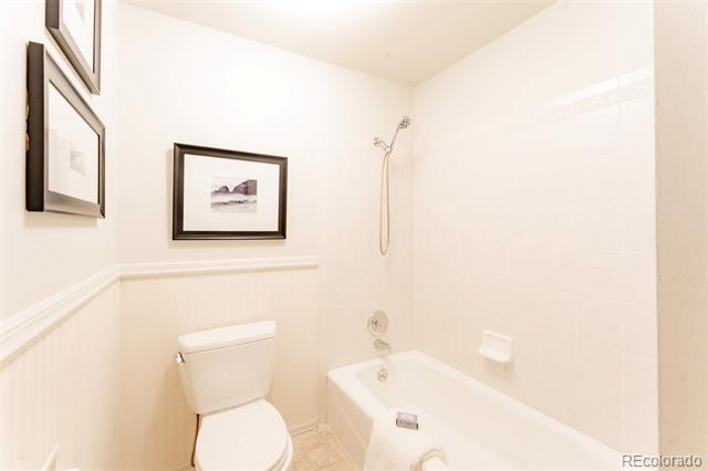 6439 W Roxbury Drive