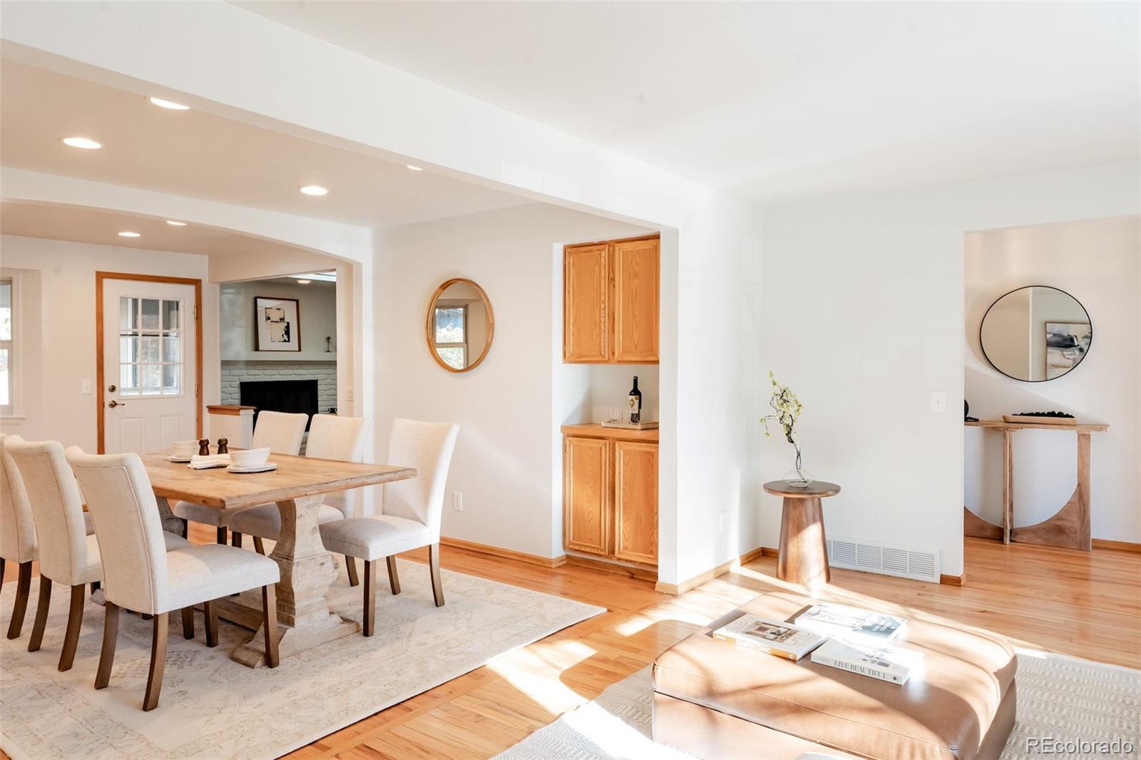 6439 W Roxbury Drive