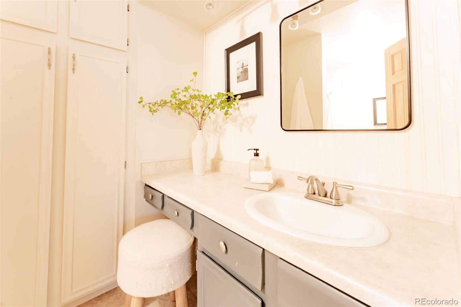 6439 W Roxbury Drive