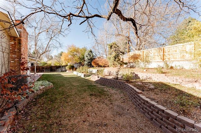 6439 W Roxbury Drive