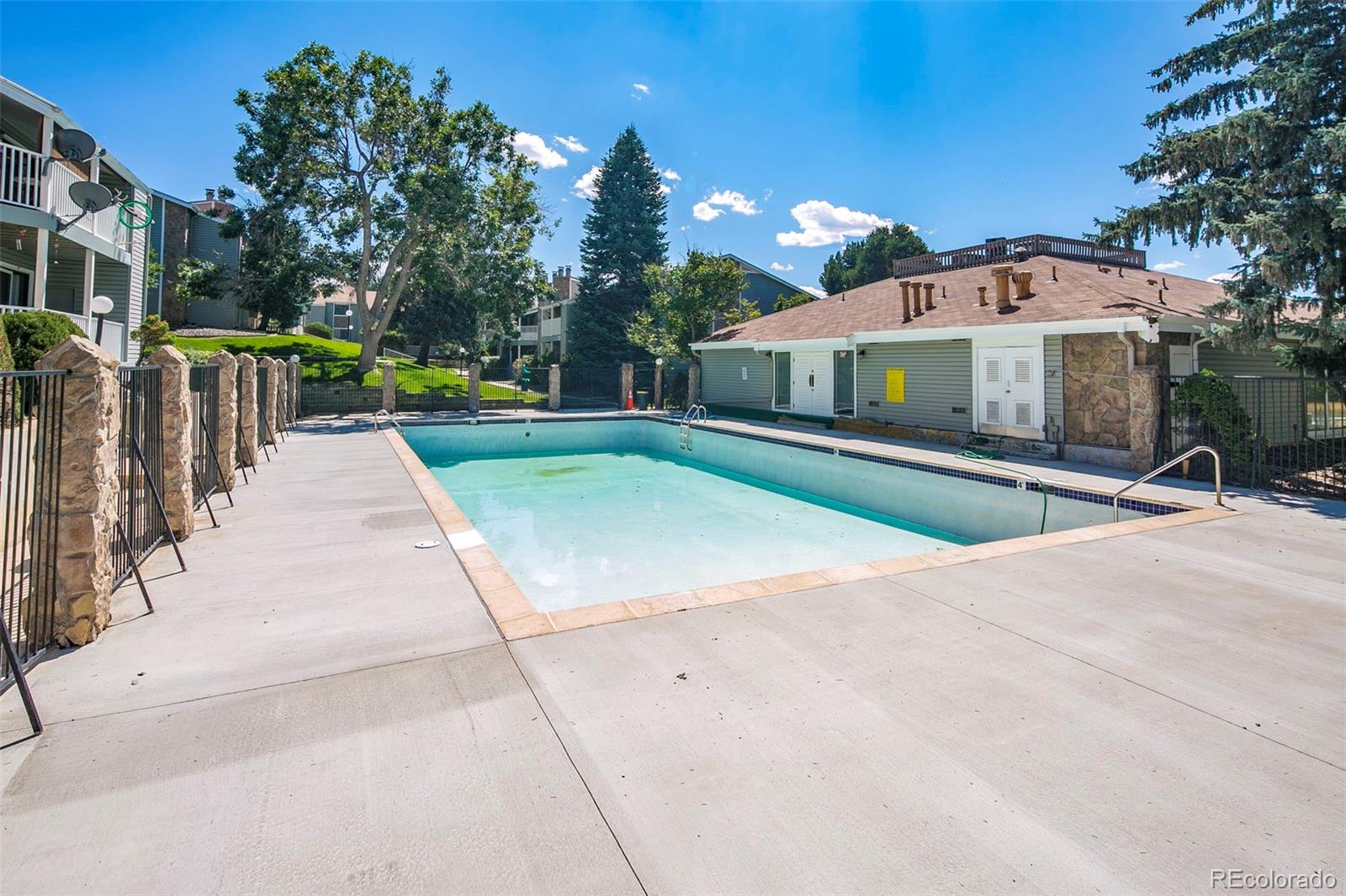 940 S Walden Way Unit: 201