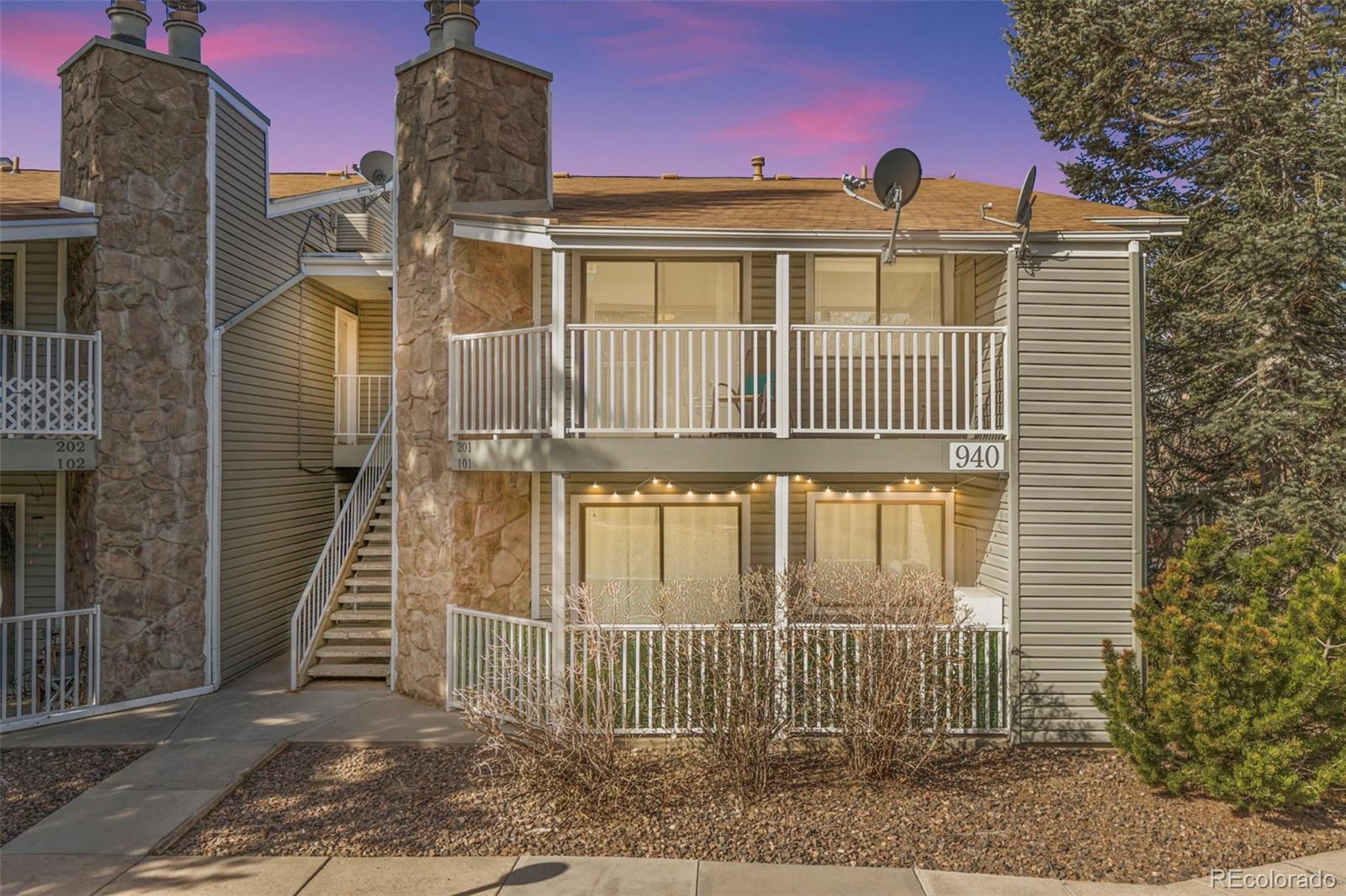940 S Walden Way Unit: 201