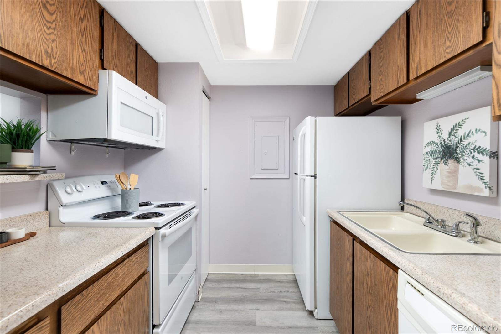 940 S Walden Way Unit: 201