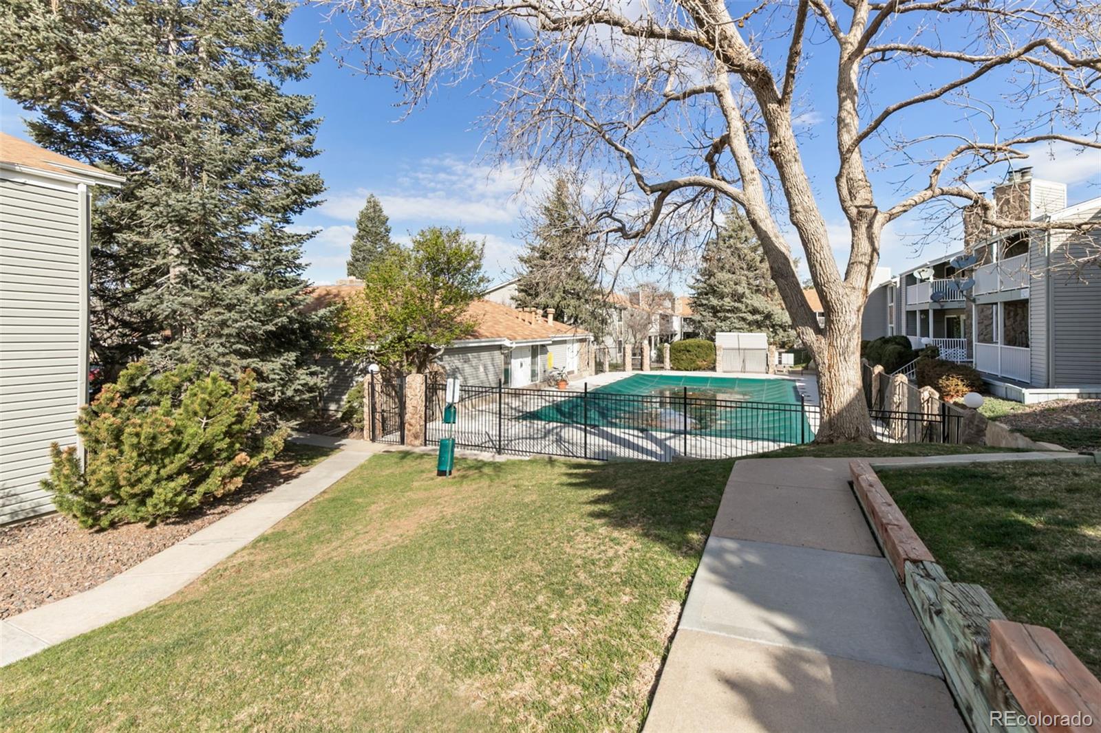 940 S Walden Way Unit: 201
