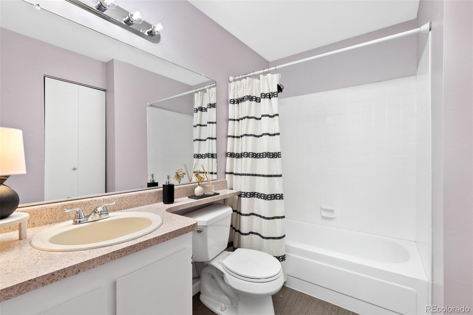 940 S Walden Way Unit: 201