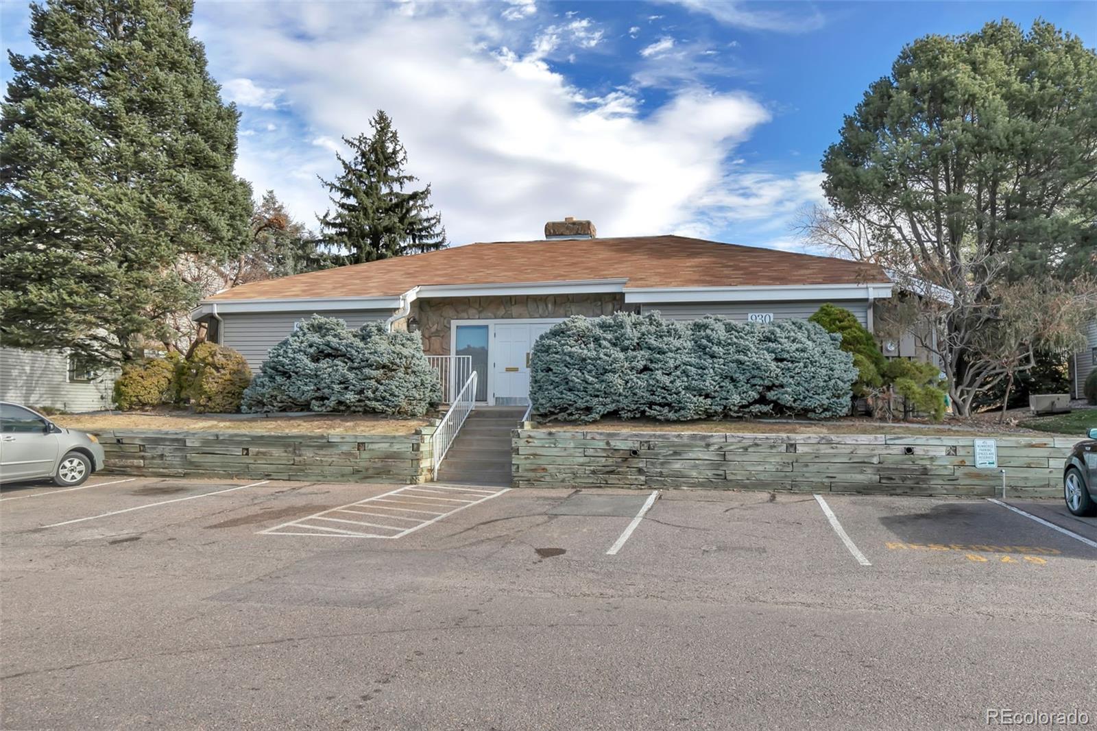 940 S Walden Way Unit: 201