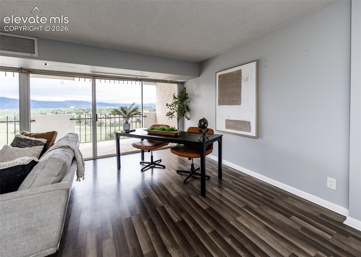 411 Lakewood Circle Unit: A1106