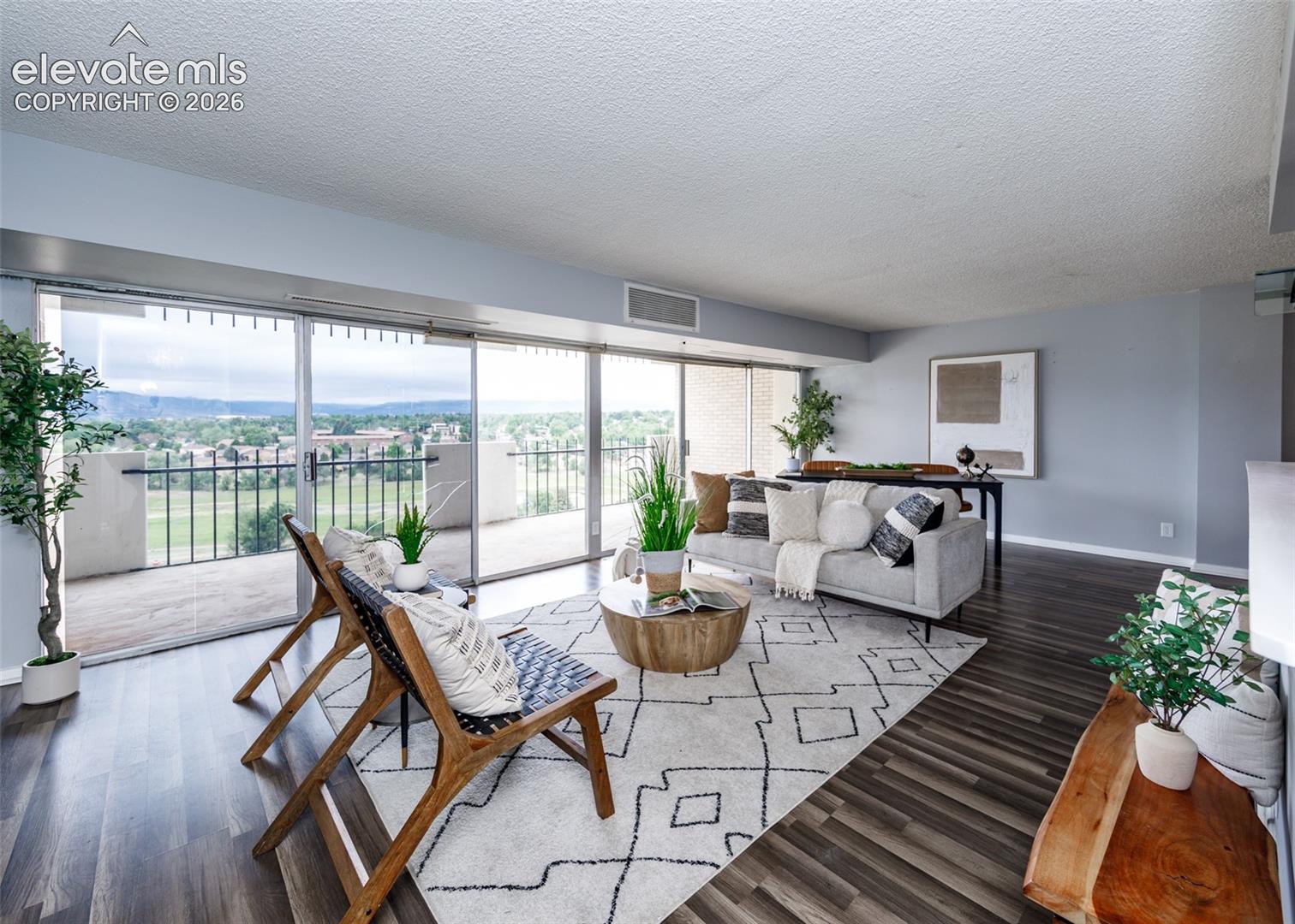 411 Lakewood Circle Unit: A1106