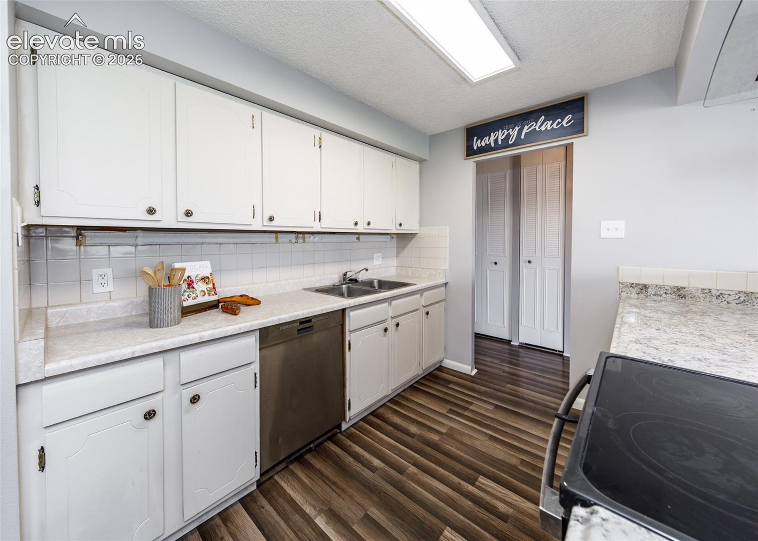 411 Lakewood Circle Unit: A1106