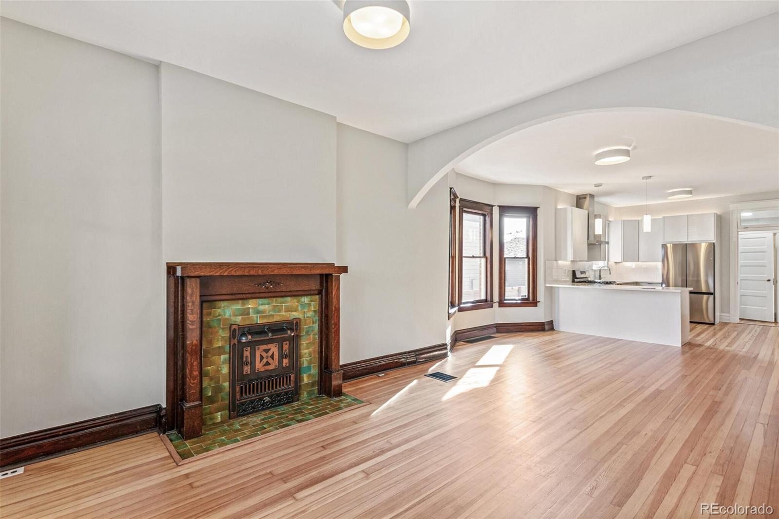 2732 W Denver Place