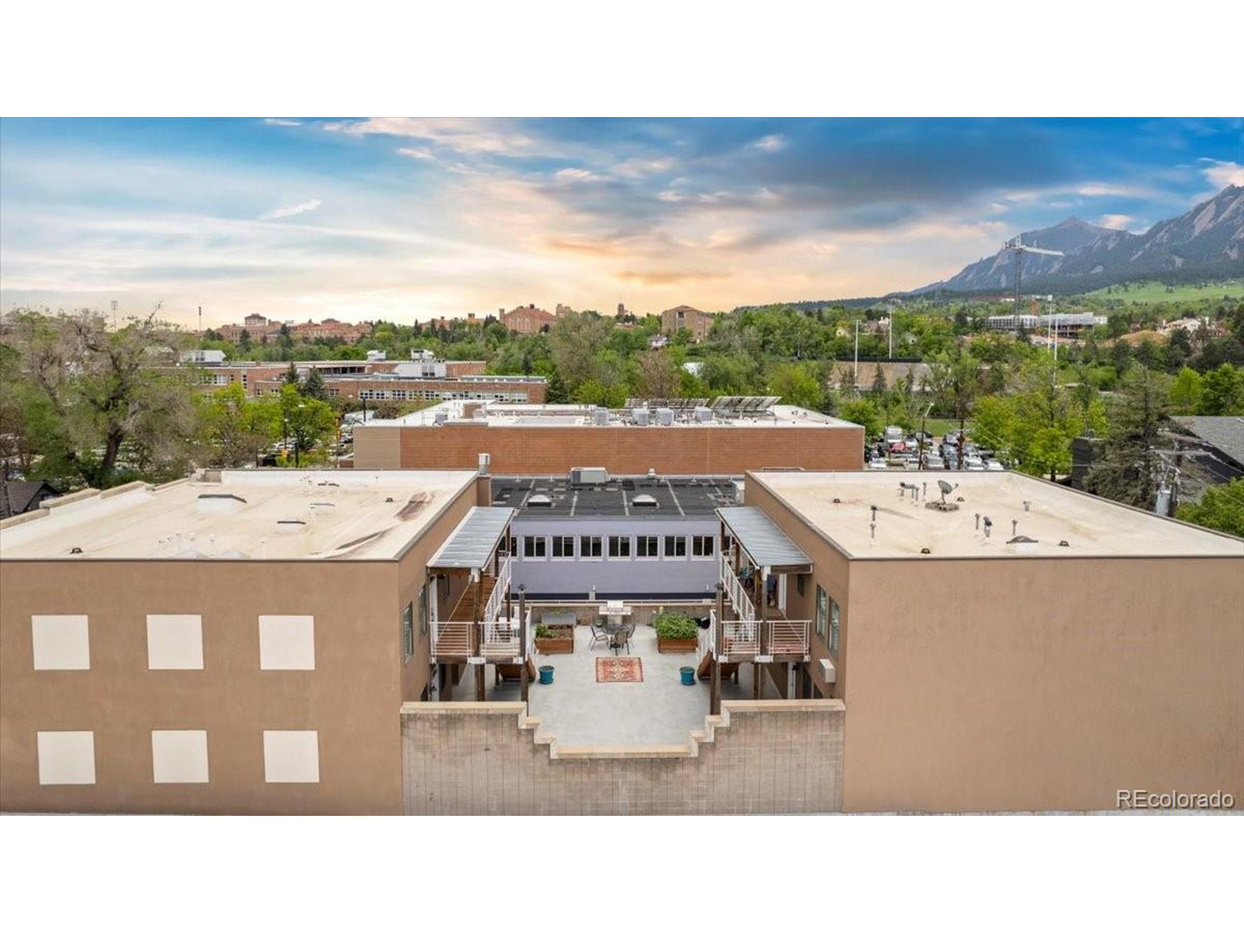 1715 15th St Unit: 2