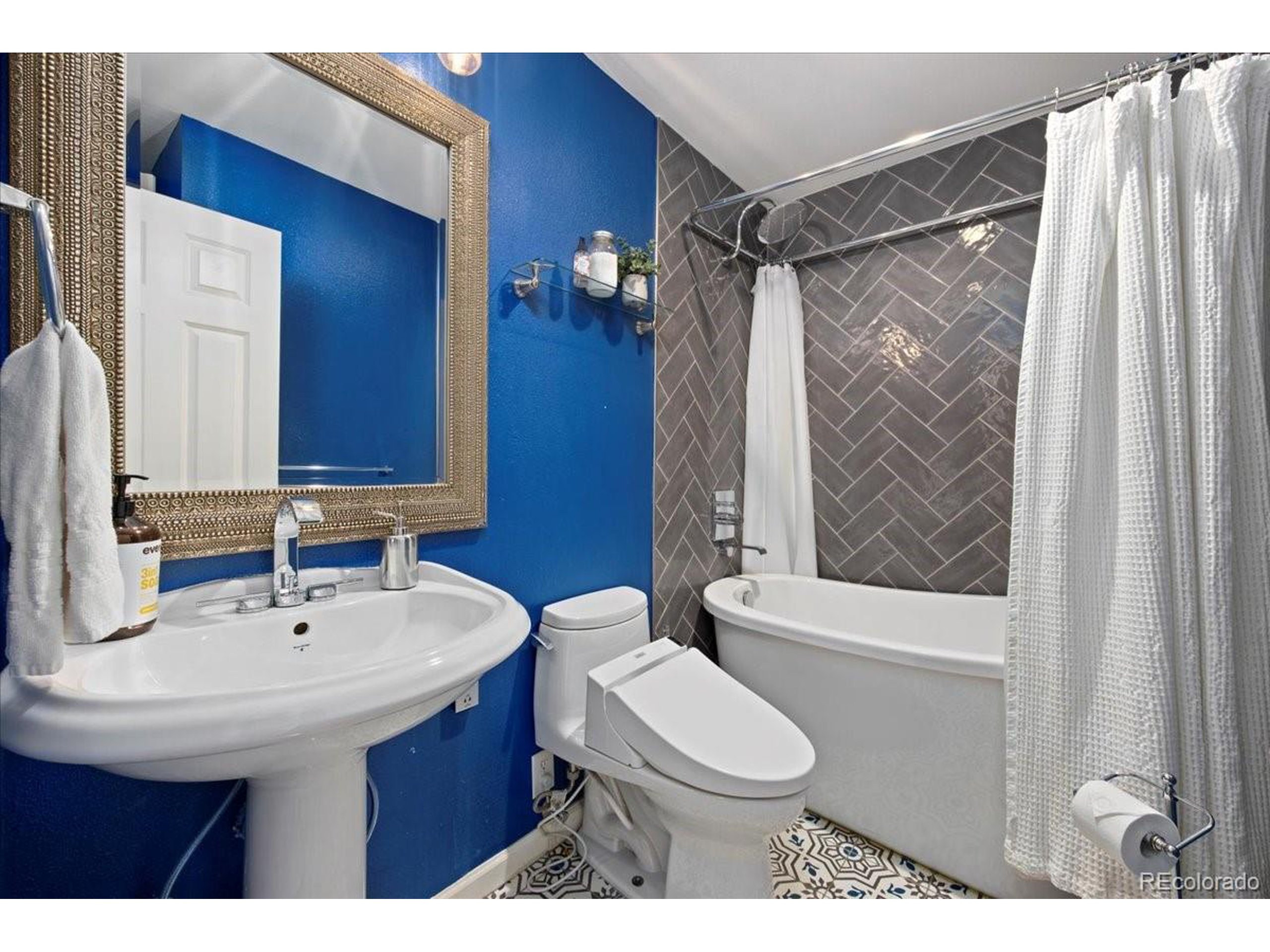 1715 15th St Unit: 2
