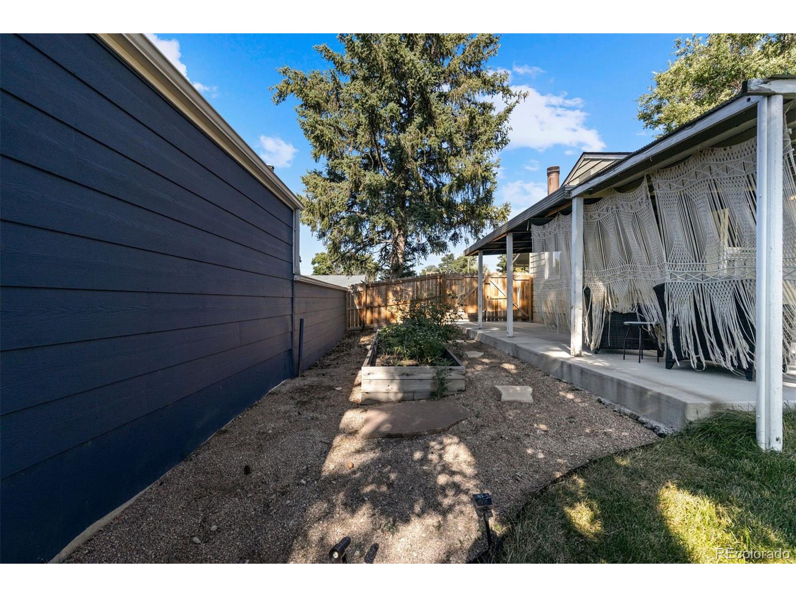1372 S Quieto Ct