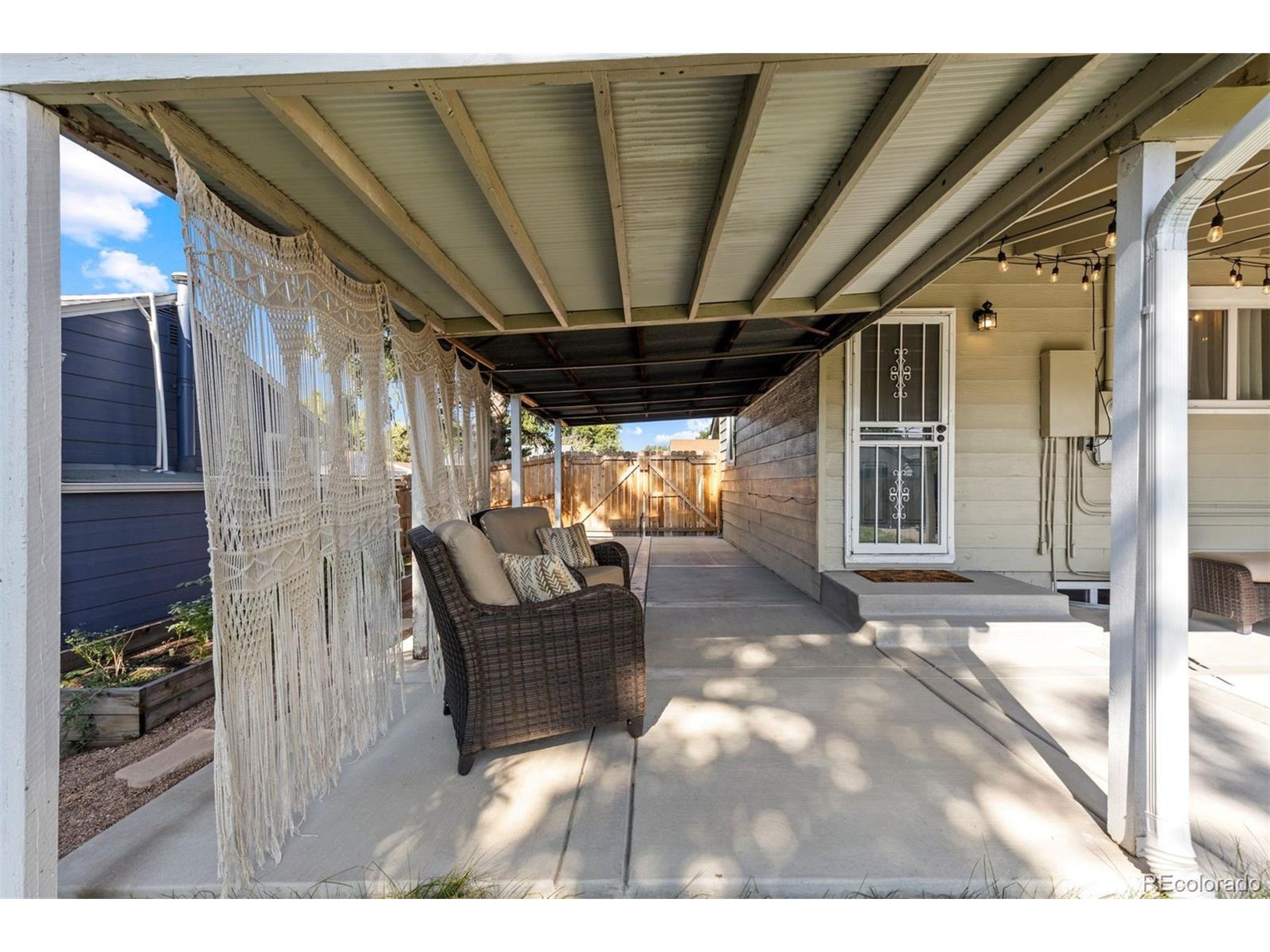 1372 S Quieto Ct