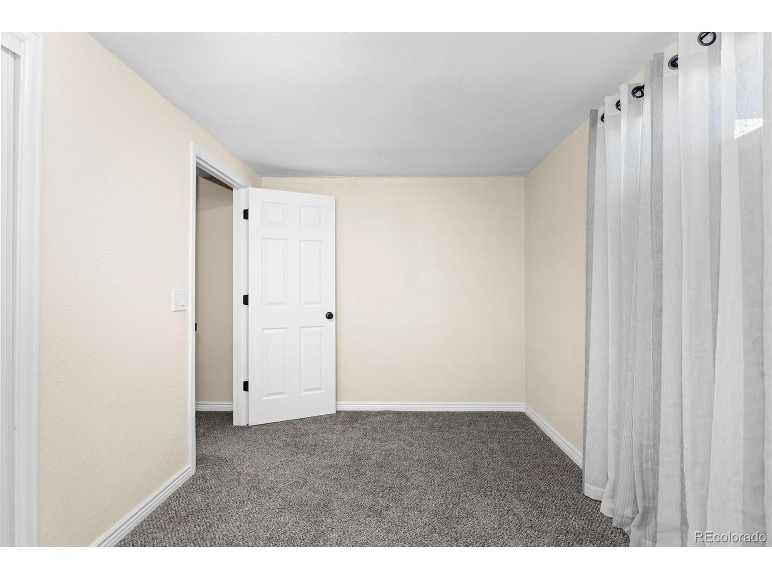 1372 S Quieto Ct