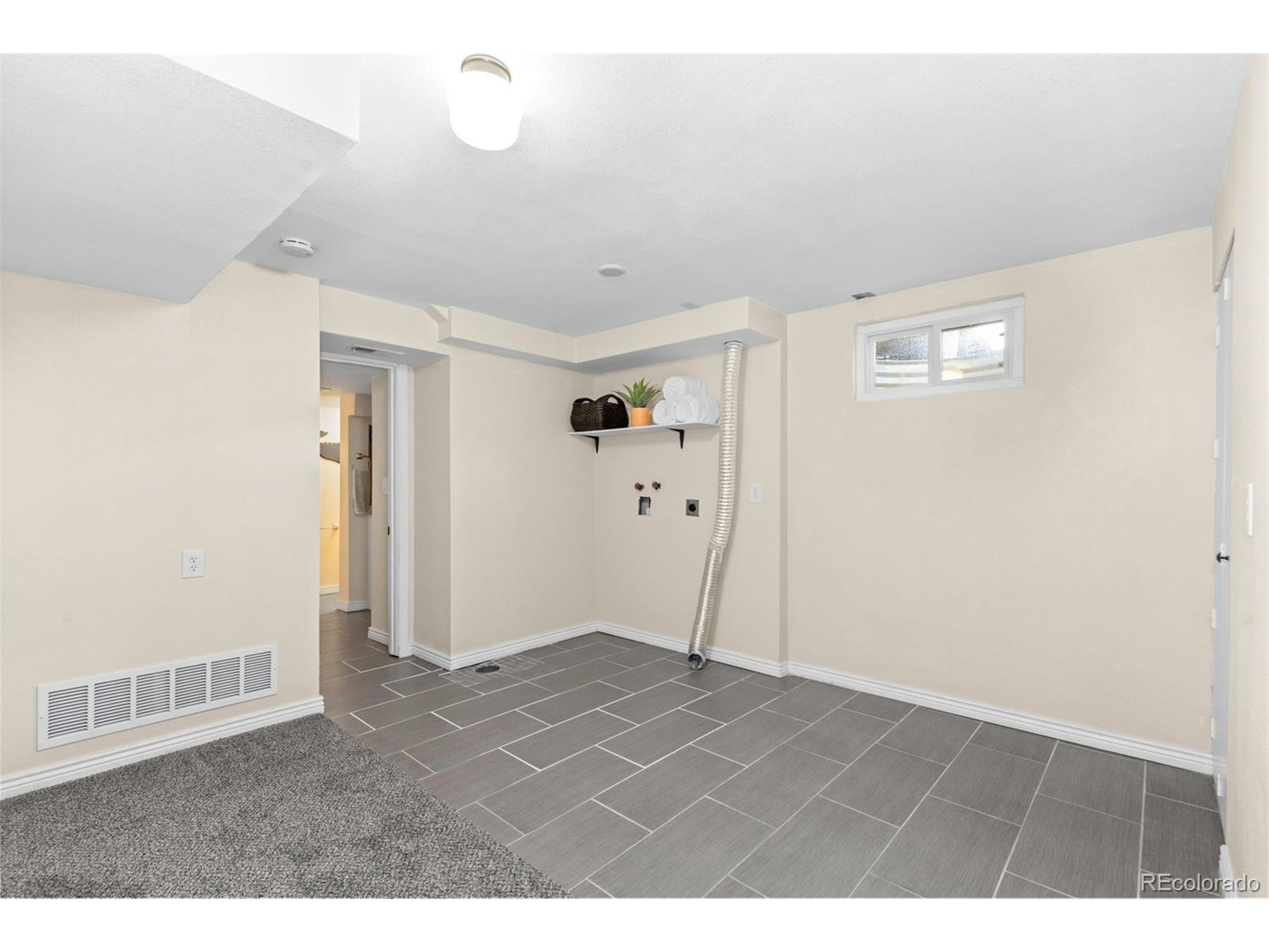1372 S Quieto Ct